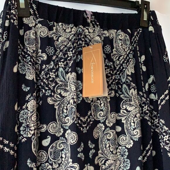 Alya high/low Small skirt in navy & white - Picture 2 of 7